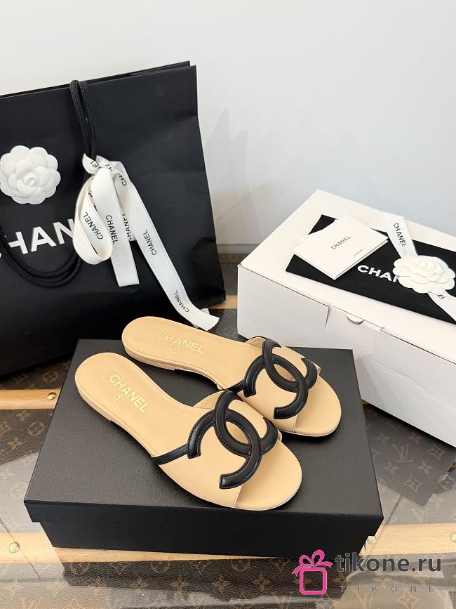 Chanel Mules Lambskin Beige & Black - 1