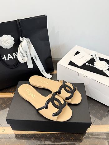 Chanel Mules Lambskin Beige & Black