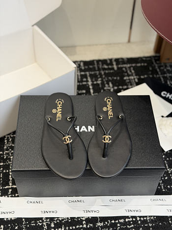 Chanel Thongs Lamskin Black