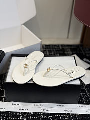 Chanel Thongs Lamskin White - 6