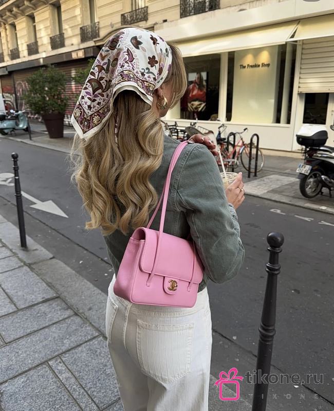 Chanel Small Flap Bag Grained Shiny Calfskin & Gold-Tone Metal Pink - 15x22x7cm - 1