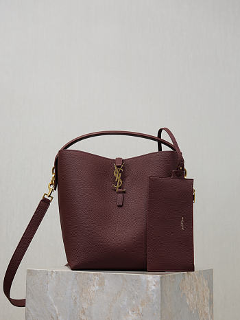 YSL Le 37 Supple In Grained Leather In Burgundy - 25x20x16cm