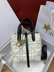 Small Dior Toujours Vertical Tote Bag White Macrocannage Calfskin with Contrasting Black Topstitching - 18x16x12cm - 1
