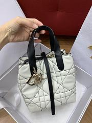 Small Dior Toujours Vertical Tote Bag White Macrocannage Calfskin with Contrasting Black Topstitching - 18x16x12cm - 6