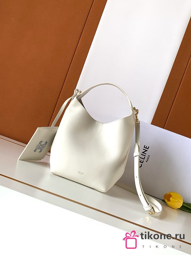 Celine Small Hobo In Supple Smooth Calfskin Rice - 31x18x6cm - 1