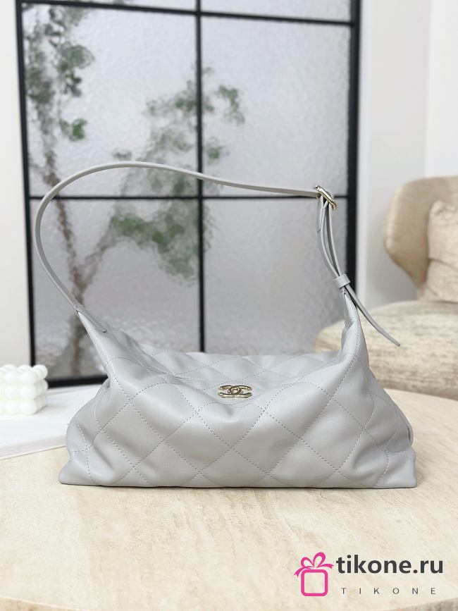 Chanel Maxi Hobo Bag Shiny Lambskin & Gold-Tone Metal Gray - 36.5x21x9.5cm - 1