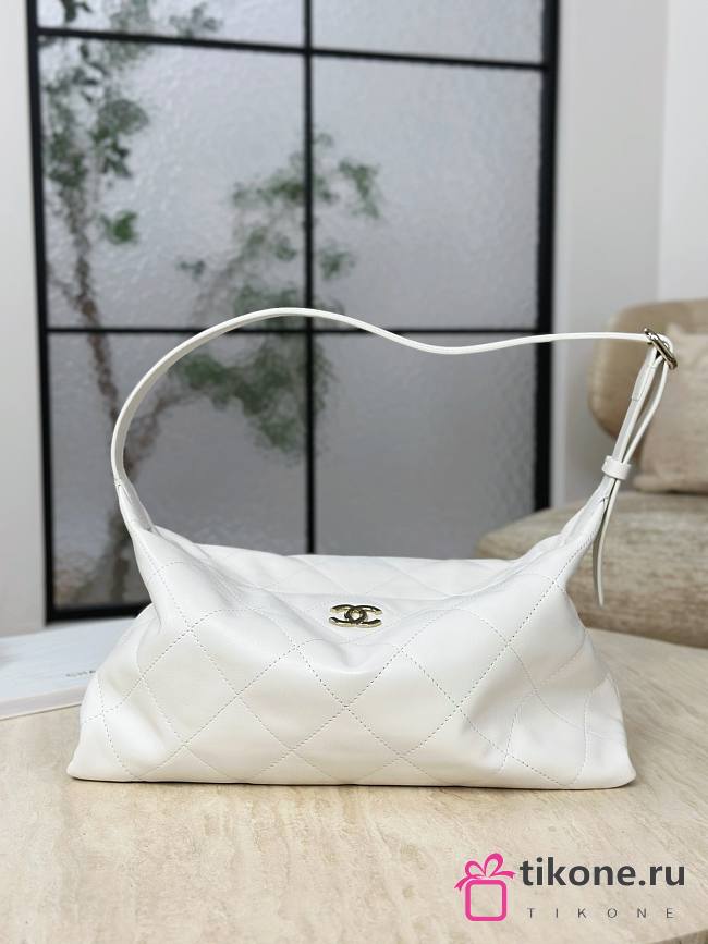 Chanel Maxi Hobo Bag Shiny Lambskin & Gold-Tone Metal White - 36.5x21x9.5cm - 1