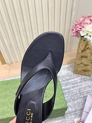 Gucci Vittoria Thong In Black Leather 55mm - 2