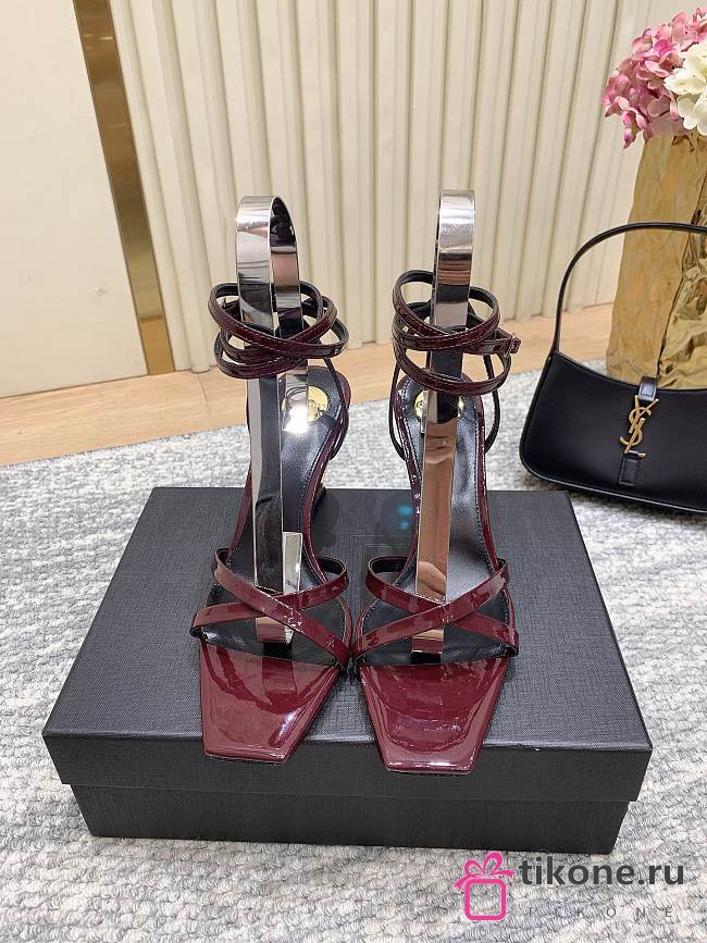 YSL Opyum Sandals In Patent Leather In Burgundy 8.5cm - 1