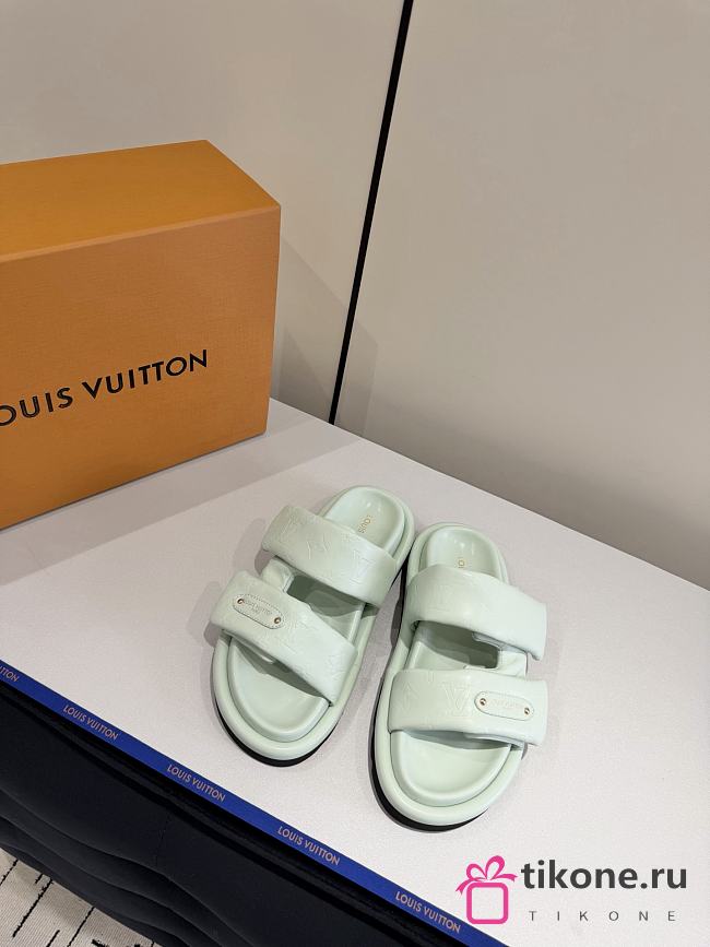 LV Pool Pillow Comfort Mule Green 1AJKZG - 1