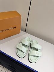 LV Pool Pillow Comfort Mule Green 1AJKZG - 4