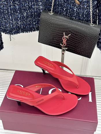 Gucci Vittoria Thong In Red Leather 55mm