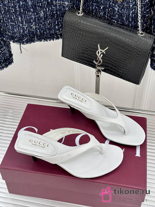 Gucci Vittoria Thong In White Leather 55mm - 1