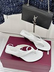 Gucci Vittoria Thong In White Leather 55mm - 1