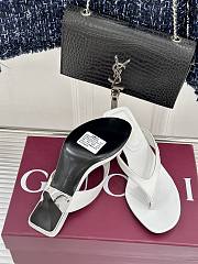 Gucci Vittoria Thong In White Leather 55mm - 3