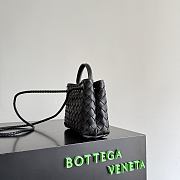 Bottega Veneta Mini Andiamo in Black - 20x15x9cm - 4