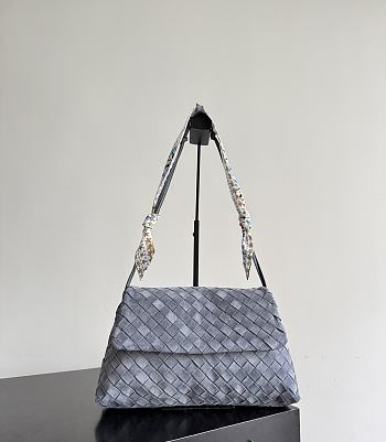 Bottega Veneta Giorno in Cloudy Indigo/Gravel - 33x19x8cm
