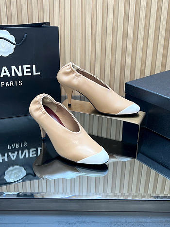 Chanel Pumps Lambskin Light Khaki & Ivory 85mm G47191