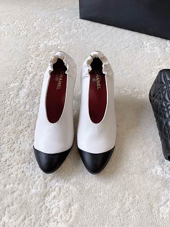 Chanel Pumps Lambskin White & Black 85mm G47191