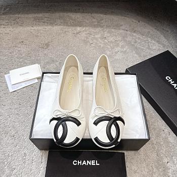 Chanel Ballet Flats Lambskin White & Black G47163