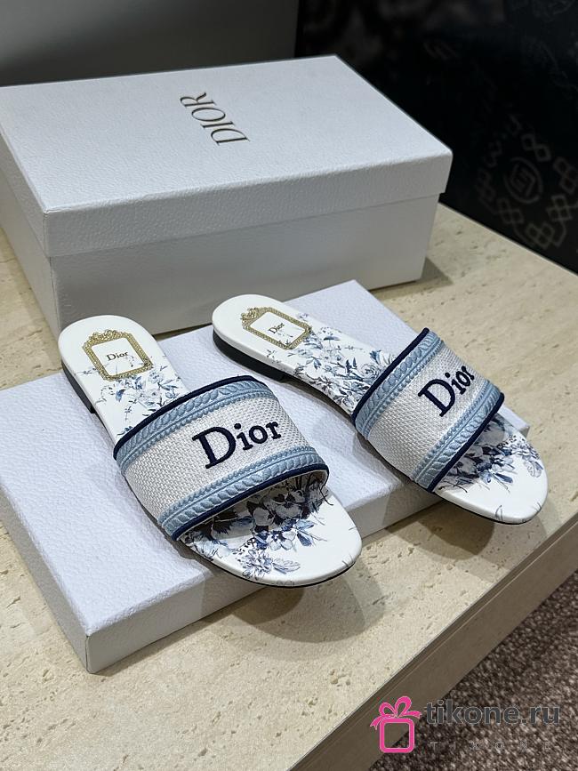 Dioriviera Dway Slide White and Blue Embroidered Cotton and Toile de Jouy Floral Garden Motif - 1