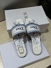Dioriviera Dway Slide White and Blue Embroidered Cotton and Toile de Jouy Floral Garden Motif - 2