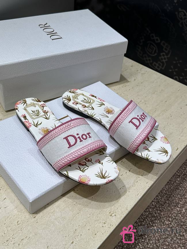 Dior Dway Slide White and Songe Pink Embroidered Cotton and Multicolor Daisy Garden Motif - 1