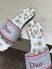 Dior Dway Slide White and Songe Pink Embroidered Cotton and Multicolor Daisy Garden Motif - 4