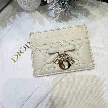 Lady Dior Freesia Card Holder Craie Cannage Lambskin - 10.5x8x0.5cm