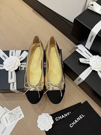 Chanel Ballet Flats Laminated Lambskin & Grosgrain Gold & Black G02819