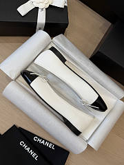 Chanel Ballet Flats Lambskin White & Black G02819 - 5