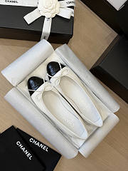 Chanel Ballet Flats Lambskin White & Black G02819 - 3