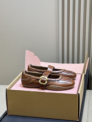 Miumiu Gymnasium Leather Ballerinas with Strap and Buckle Brown 5F686E