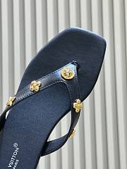 LV Gaia Flat Thong Black 1AK45X  - 5