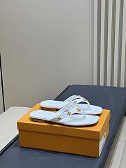 LV Gaia Flat Thong White 1AK46T - 1