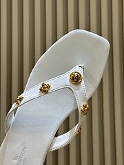 LV Gaia Flat Thong White 1AK46T - 2