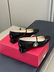 Roger Vivier Tres Vivier Mary Janes In Patent Leather - 4