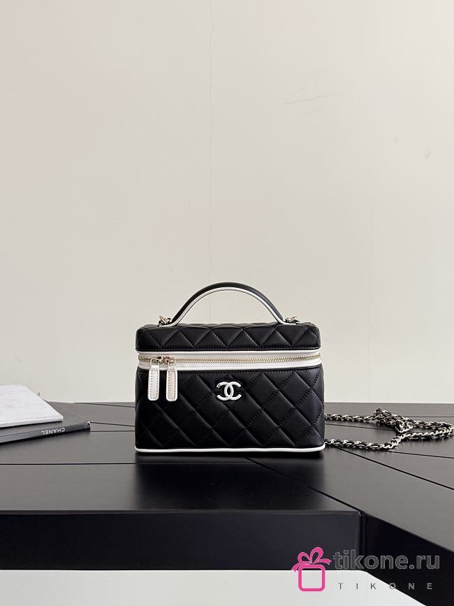 Chanel Vanity with Chain Lambskin & Gold-Tone Metal Black & White - 19.5x17x5cm  - 1