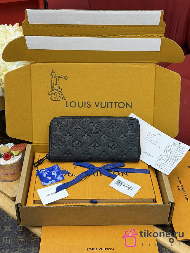 LV Zippy Wallet Horizontal Monogram Taurillon Leather Black M11721 - 21x10x2.5cm - 1