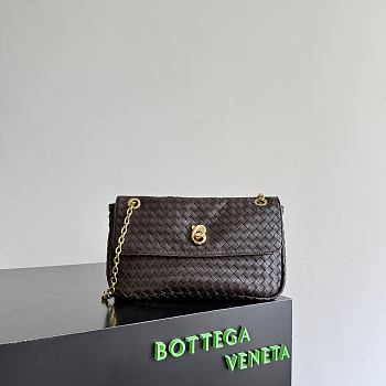 Bottega Veneta Madison Lambskin Fondant 876648 - 27x16x6cm