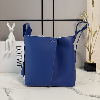 Loewe Medium Bilbao Bucket In Smooth Calfskin Blue - 26x25x13cm