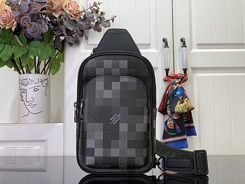 LV Avenue Slingbag Damoflage Canvas Black M14953 - 31x20x10cm