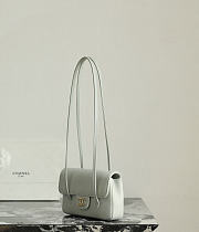 Chanel Clutch with Leather Strap Grained Shiny Calfskin & Gold-Tone Metal Light Green - 17x11.5x5cm - 6