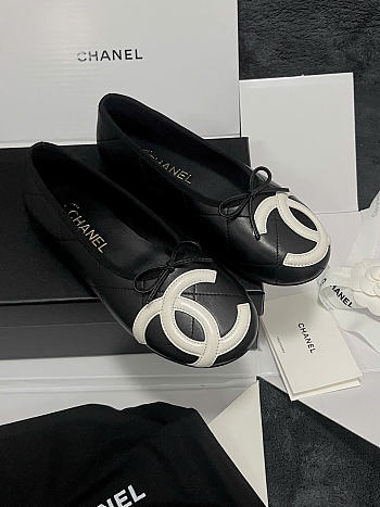 Chanel Ballet Flats Lambskin Black & White G47163