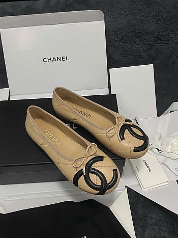 Chanel Ballet Flats Lambskin Beige & Black G47163