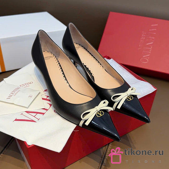 Valentino Bepointy Pump In Patent Leather And Kidskin Black/Ivory 45mm - 1