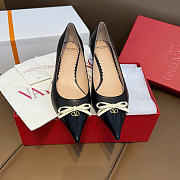 Valentino Bepointy Pump In Patent Leather And Kidskin Black/Ivory 45mm - 4