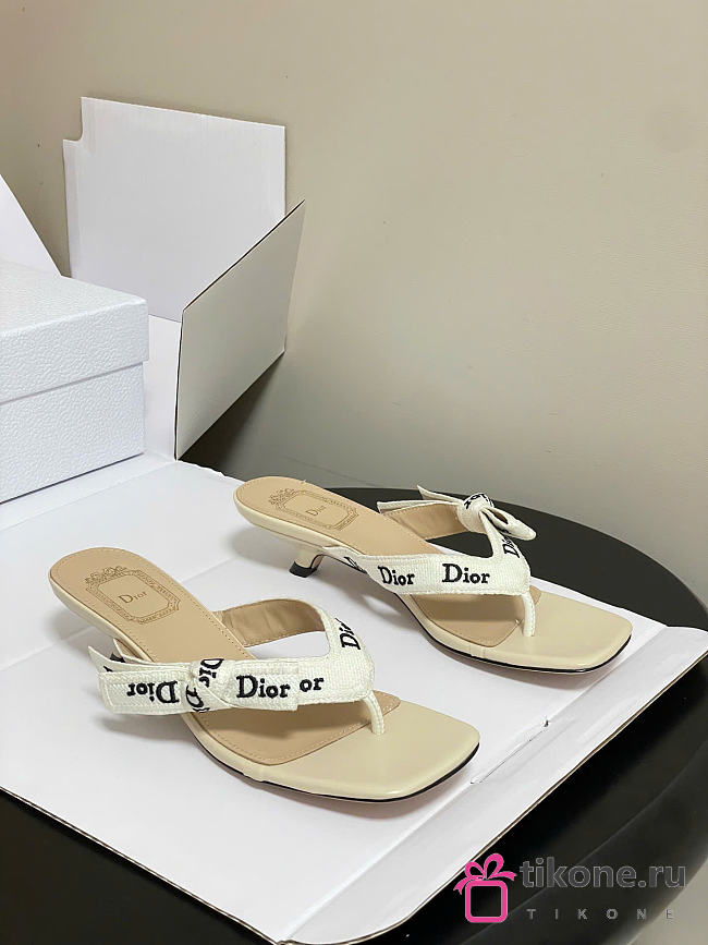 J'Adior Heeled Thong Sandal White Embroidered Cotton and Trench Lambskin 3.5cm - 1