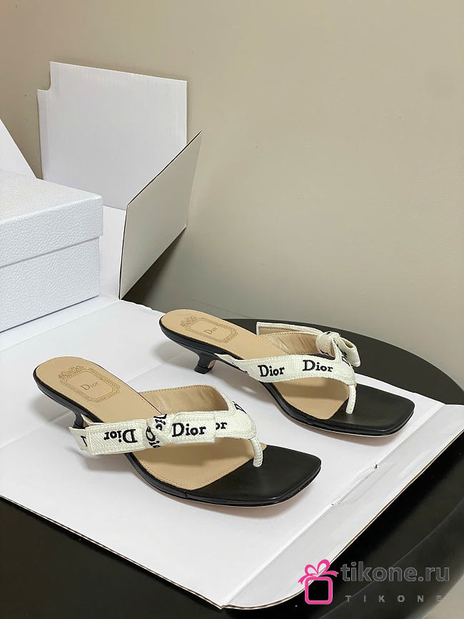 J'Adior Heeled Thong Sandal White Embroidered Cotton and Black Lambskin 3.5cm - 1