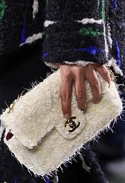 Chanel Evening Bag In Fringed Sequins & Gold Tone Metal White - 25x14x9cm - 5